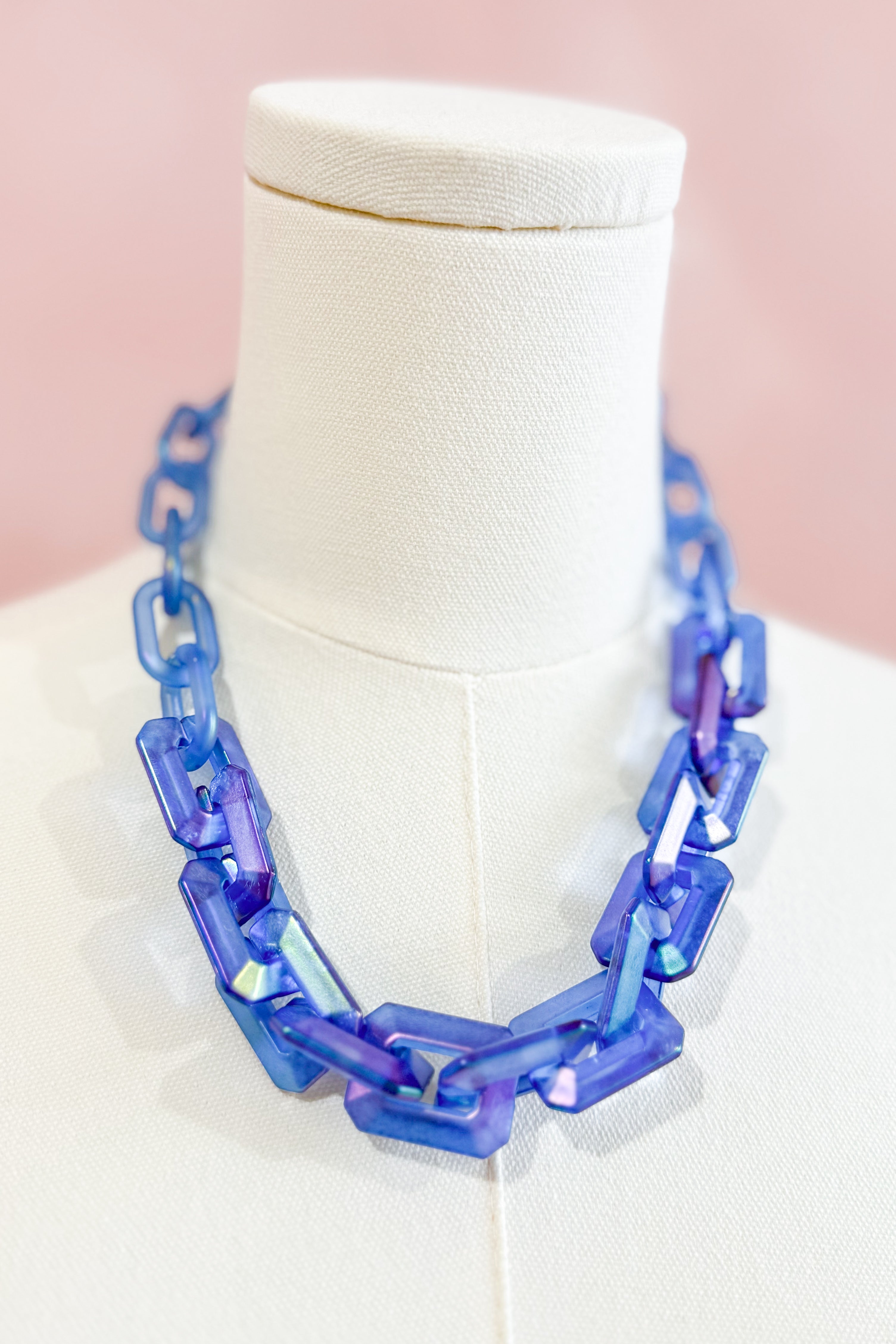 Zenzii Irene Resin Link Necklace - Coremarkets