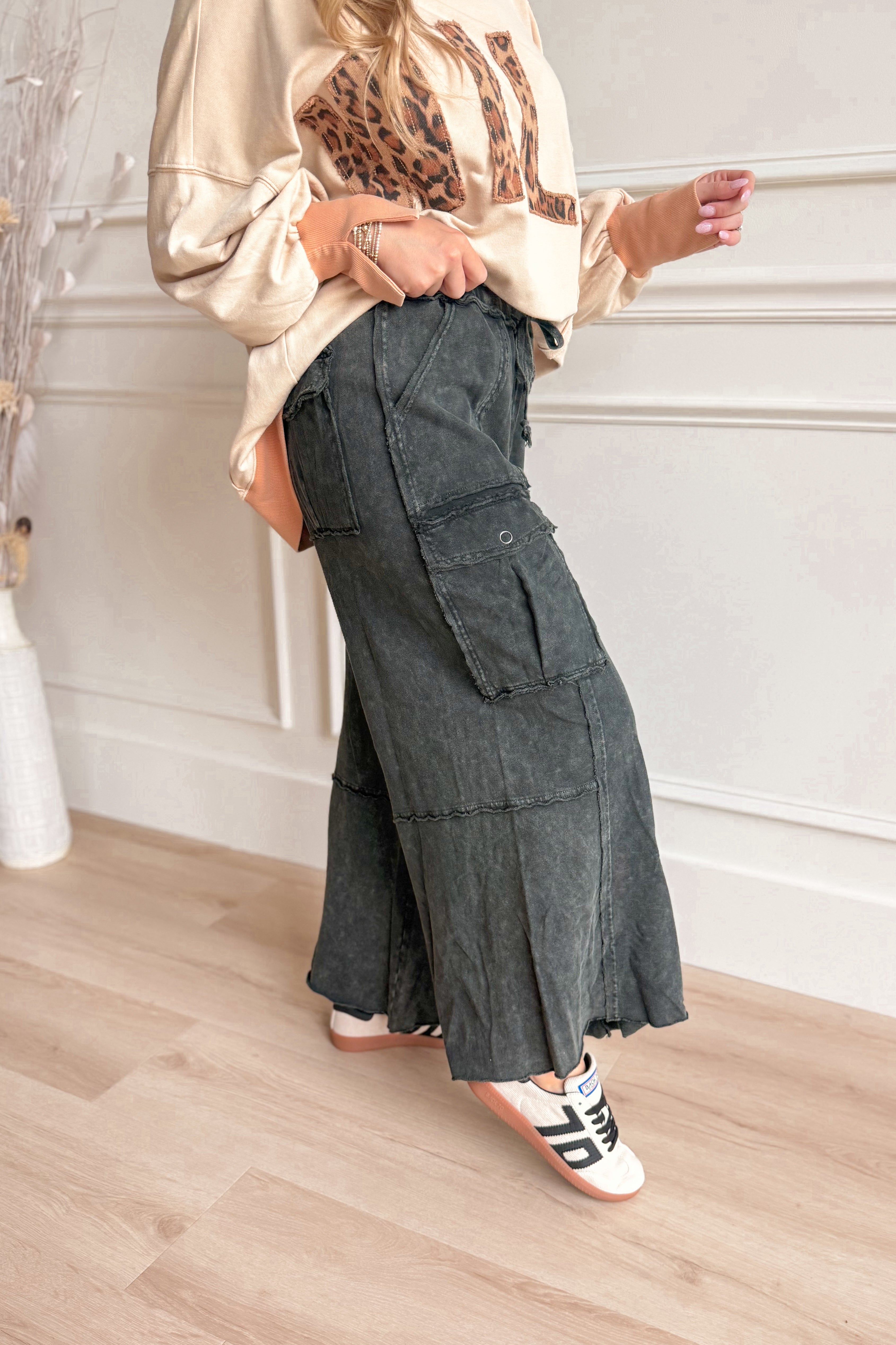 Mateo Mineral Washed Wide Leg Cargo Pants [S-3X] - Coremarkets