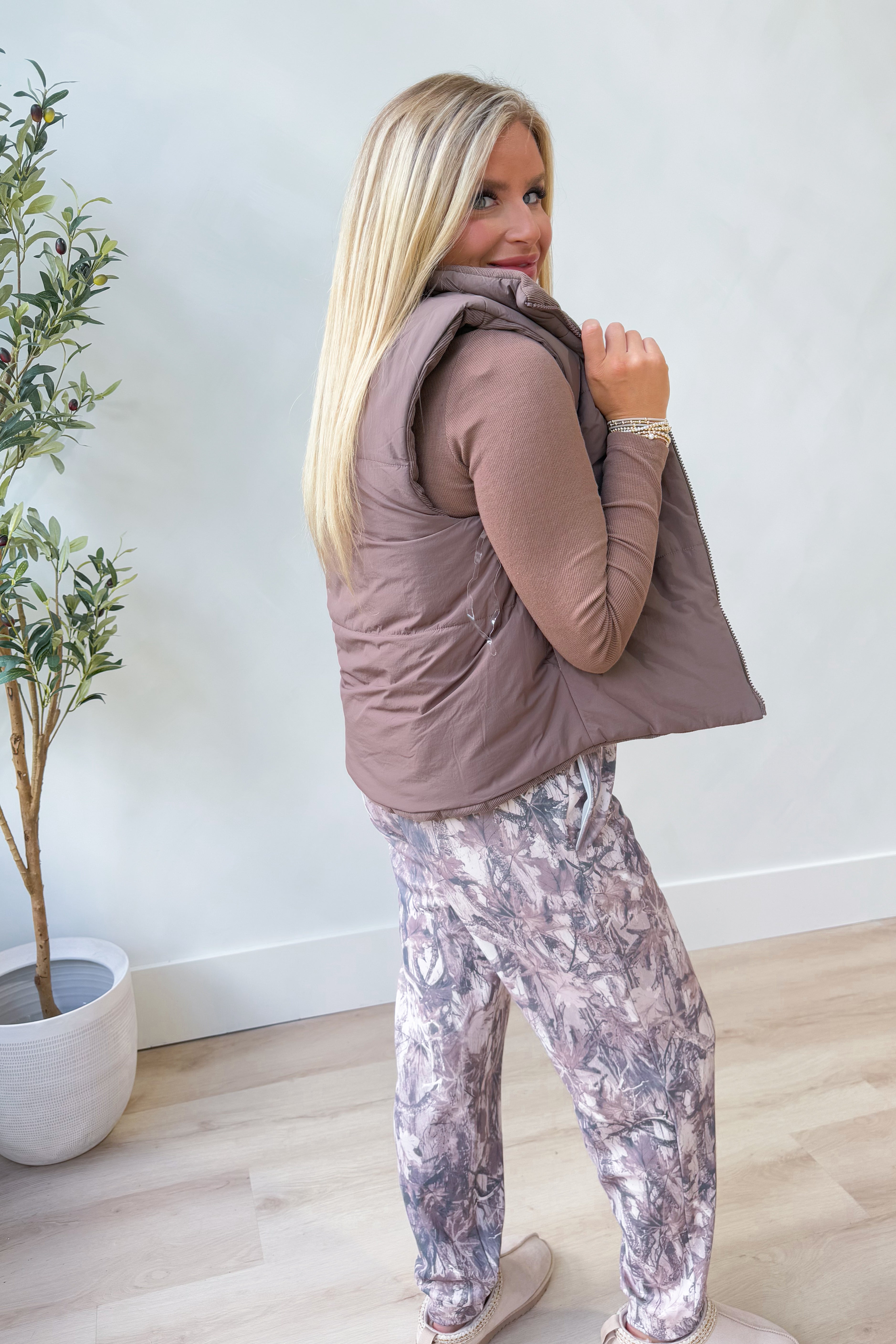 Conrad Corduroy Reversible Puffer Vest - Coremarkets