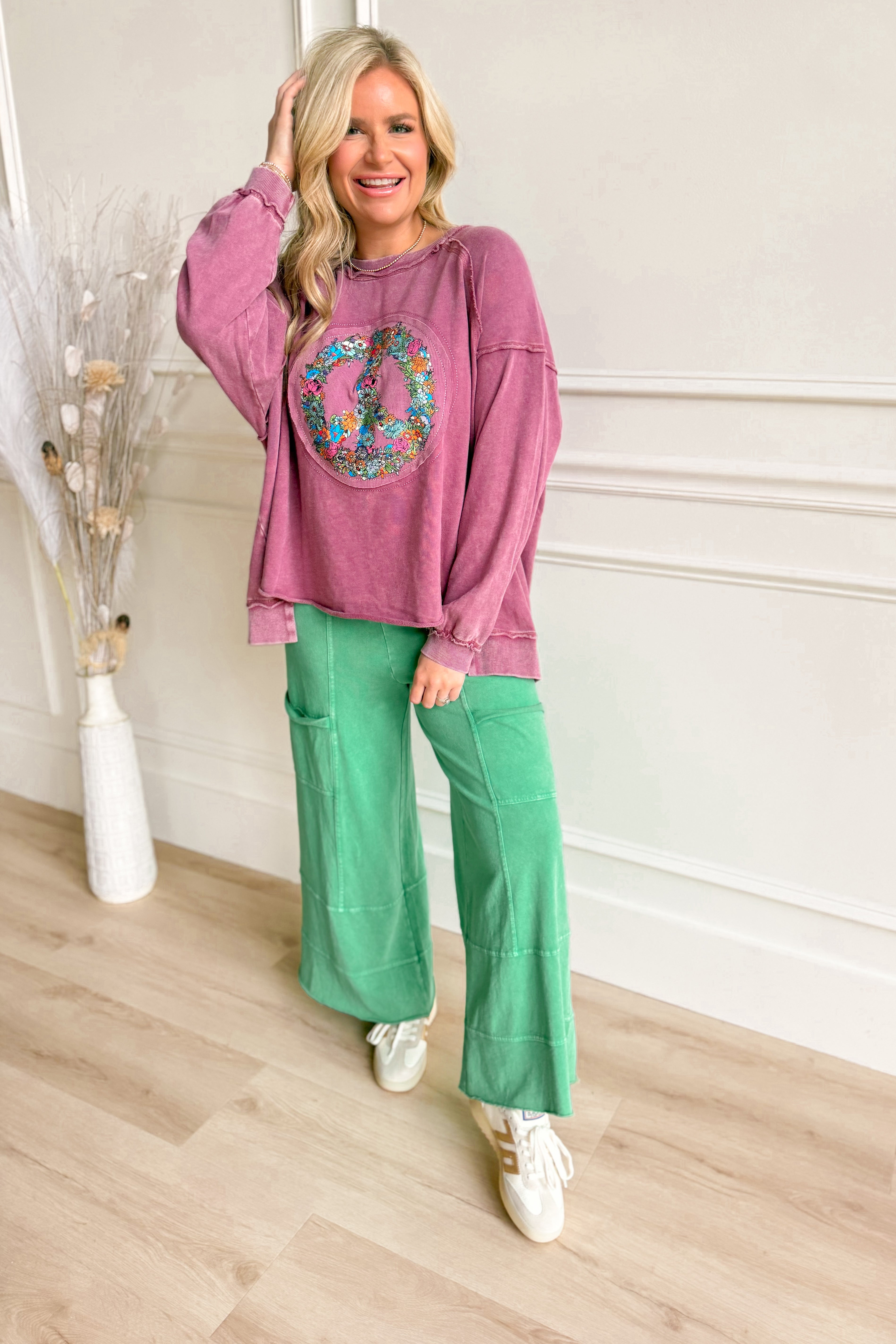 Binny Mineral Washed Peace Sign Pullover - Coremarkets
