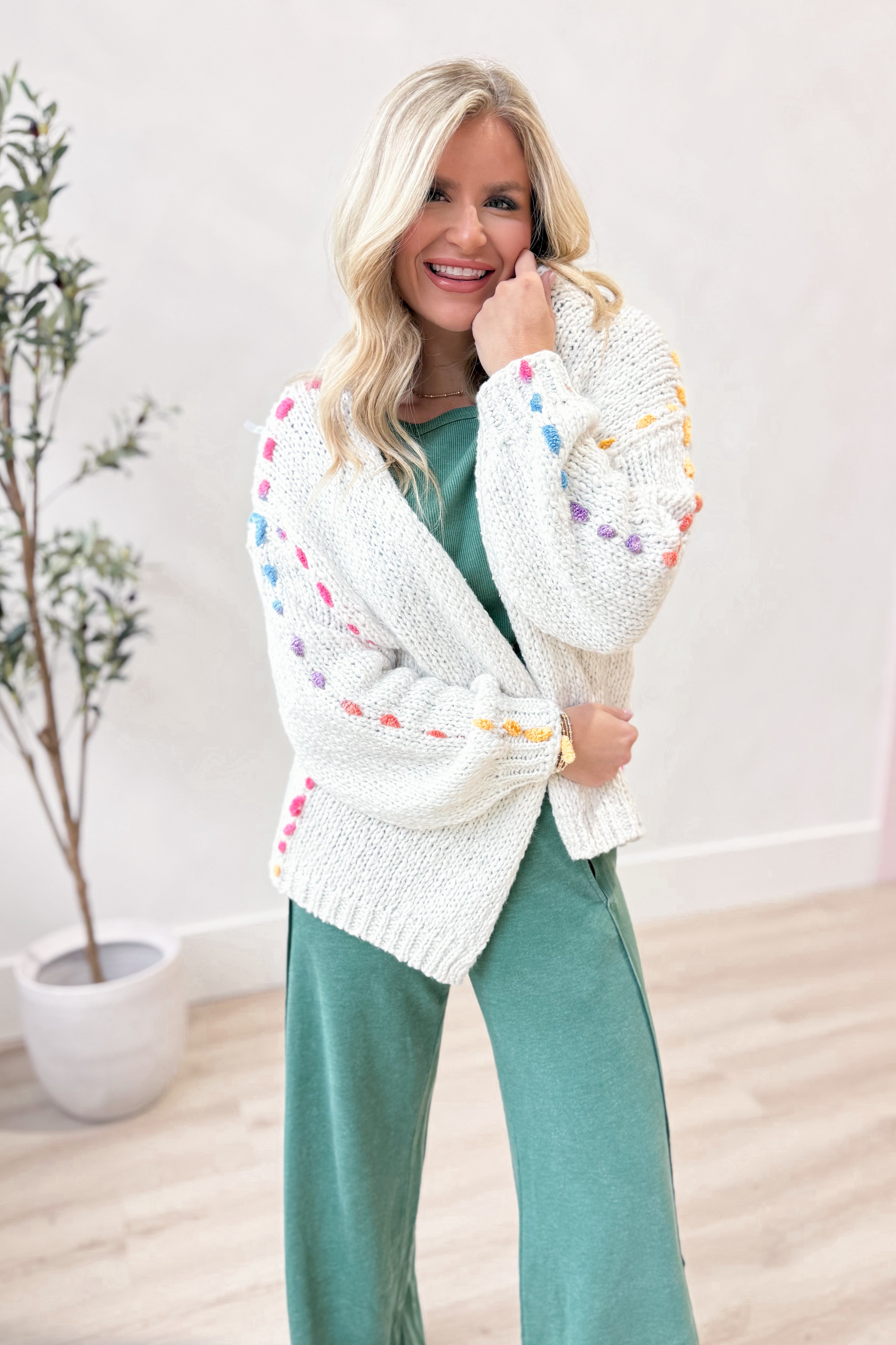 Val Rainbow Thread Trim Cardigan - Coremarkets