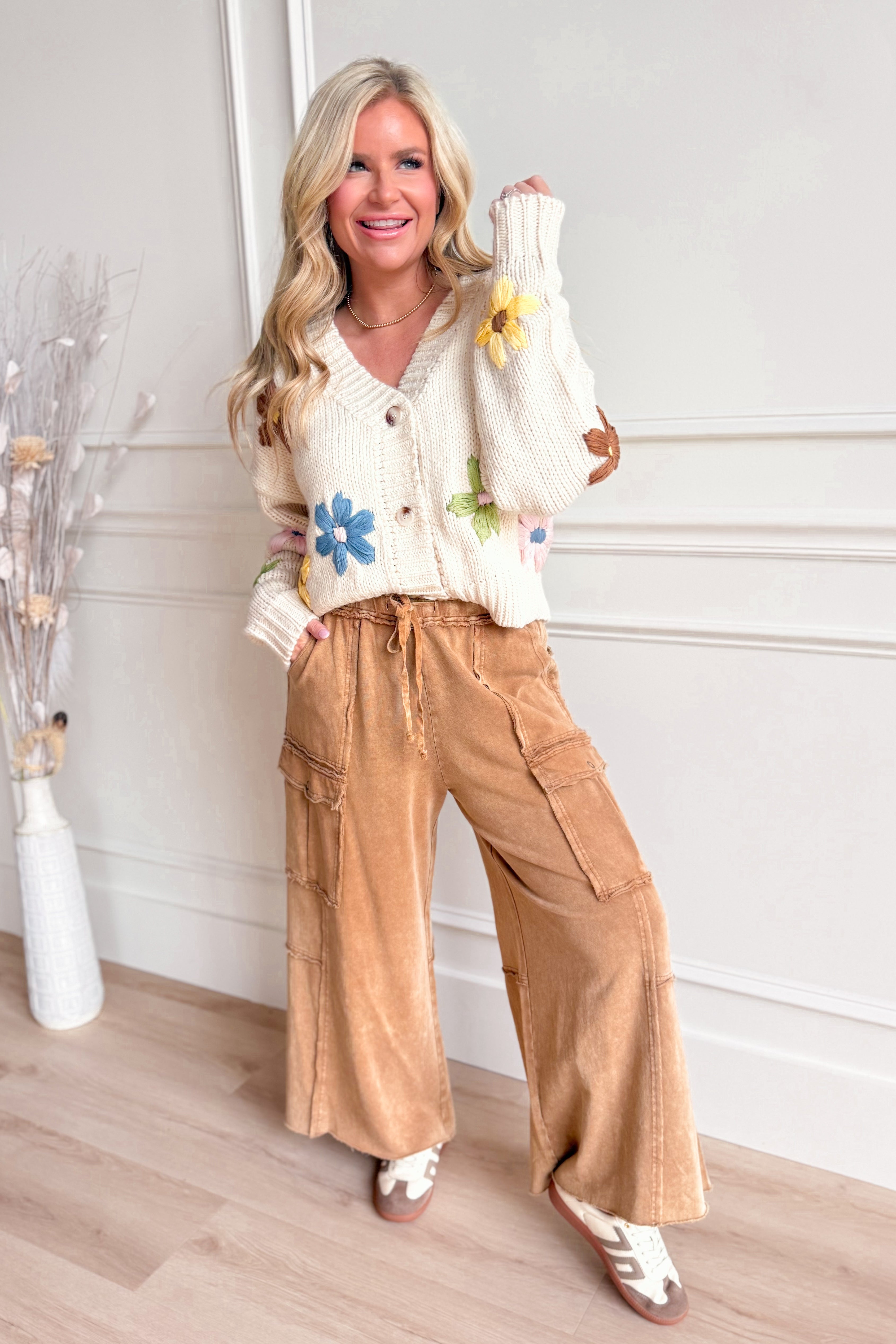 Holly Embroidered Floral Knitted Cardigan - Coremarkets