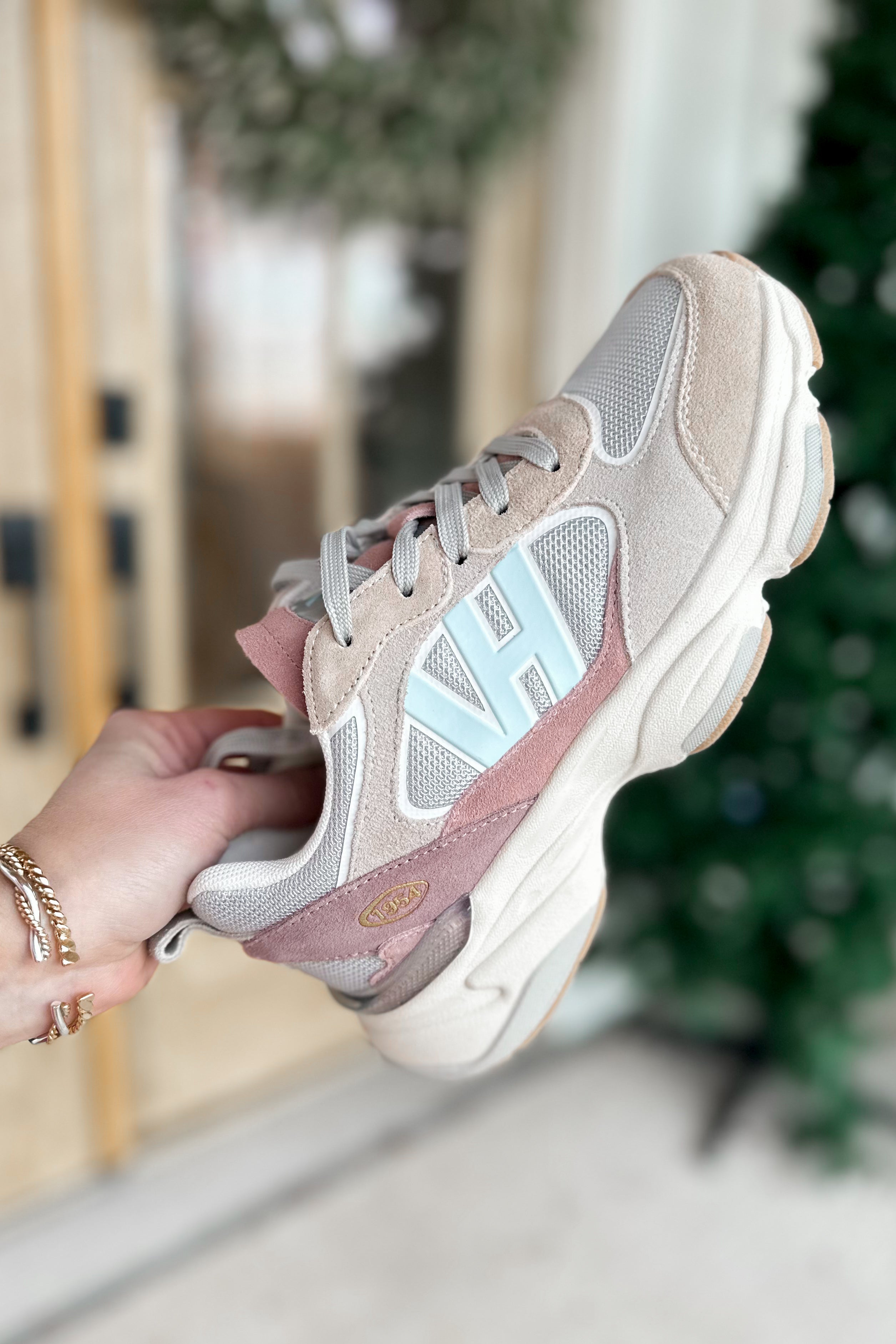 Vintage Havana Dash 8 Running Sneakers - Coremarkets