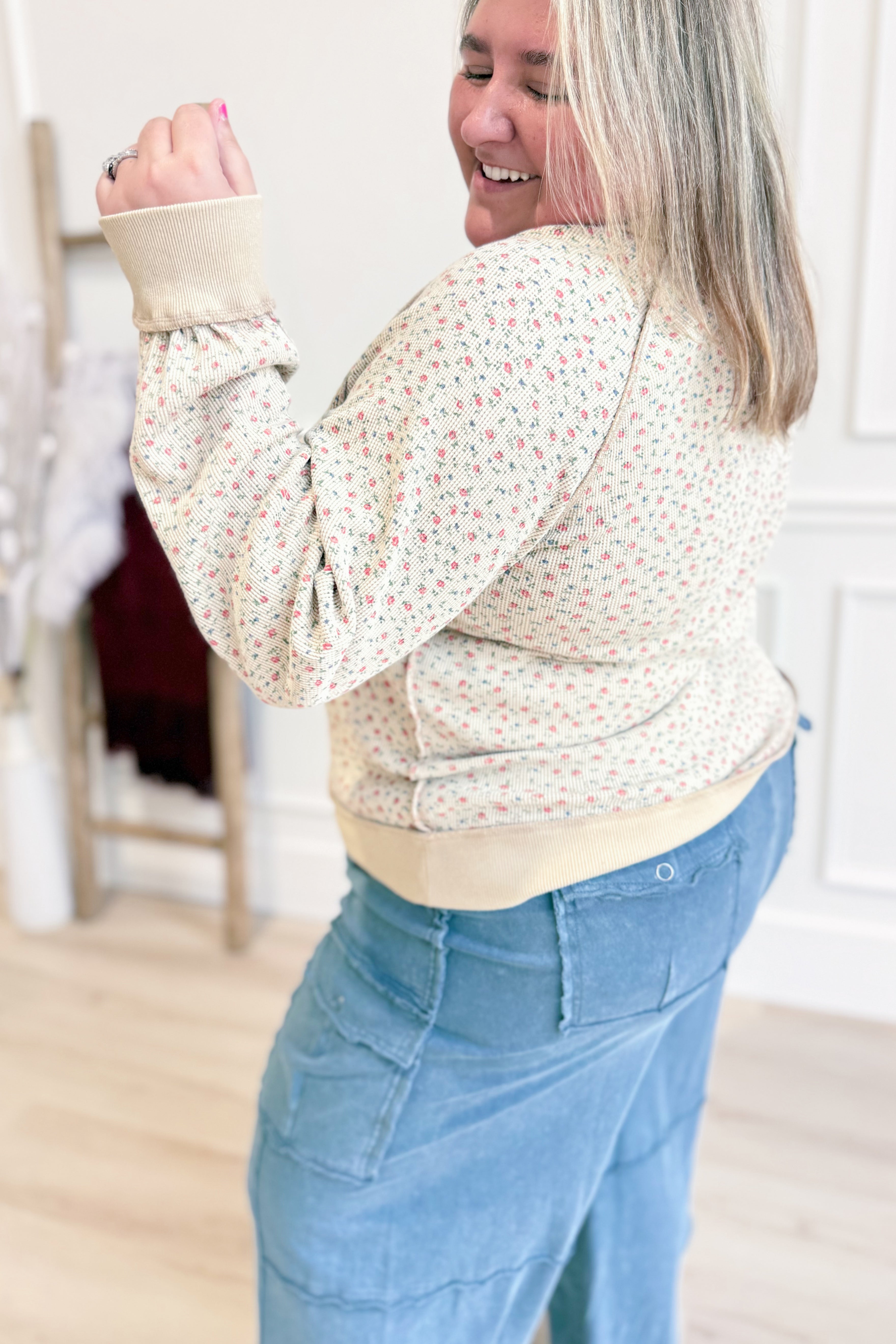 Addy Textured Floral Raglan Sleeve Top - Coremarkets