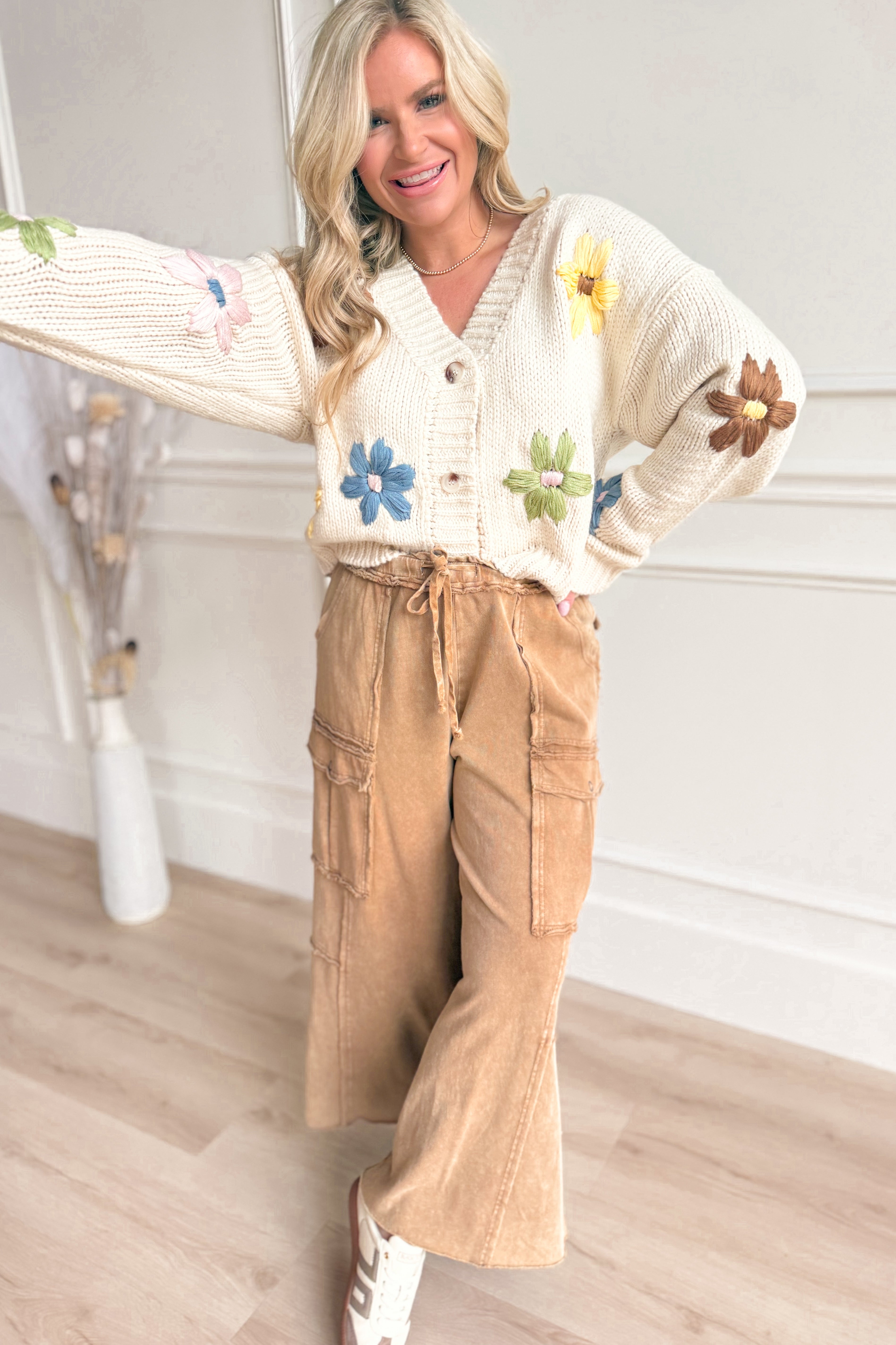 Holly Embroidered Floral Knitted Cardigan - Coremarkets