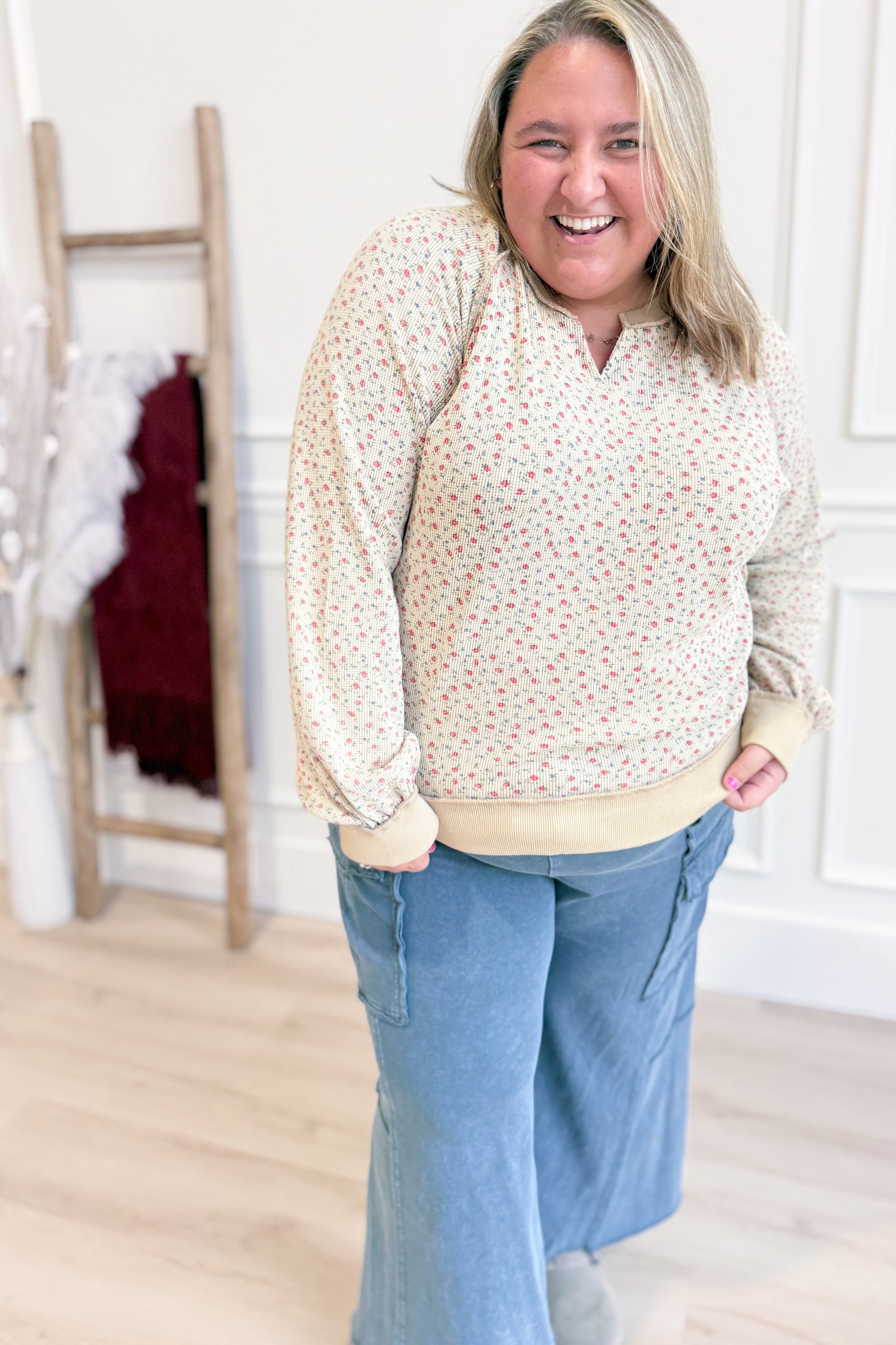 Addy Textured Floral Raglan Sleeve Top - Coremarkets